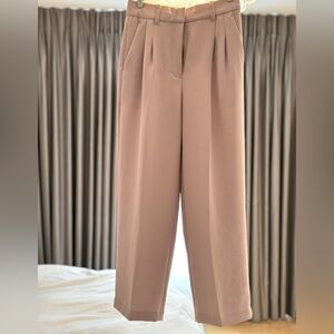 Aritzia Effortless Cropped pants/ Length tall/ Size 2